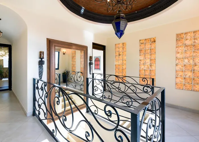 Villa Luxury With Two Pools, Great For Large Groups *