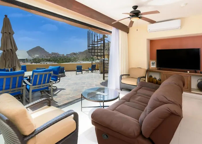 Luxury With Two Pools, Great For Large Groups Villa